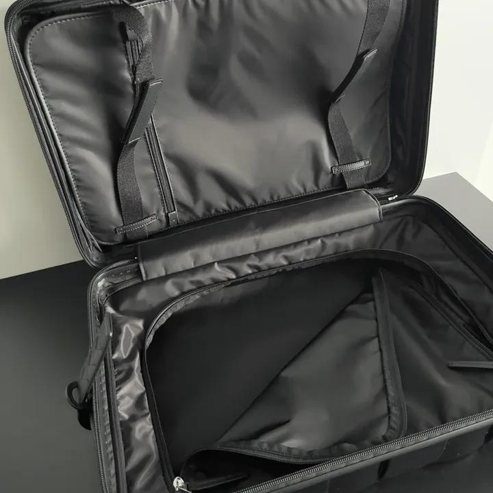 スーパーコピー ボッテガ ヴェネタ スーツケース