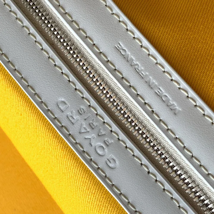 スーパーコピー フェンディ スーツケース