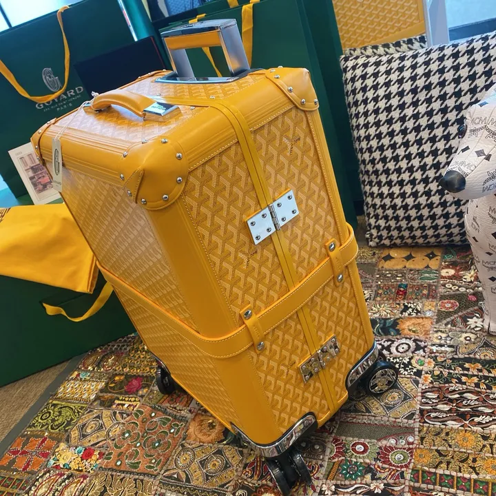 スーパーコピー フェンディ スーツケース