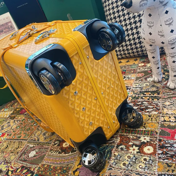 スーパーコピー フェンディ スーツケース