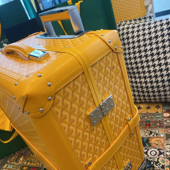 スーパーコピー フェンディ スーツケース