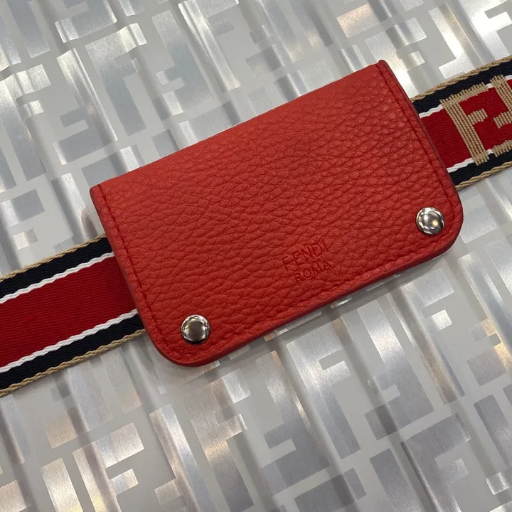 スーパーコピー フェンディ スーツケース