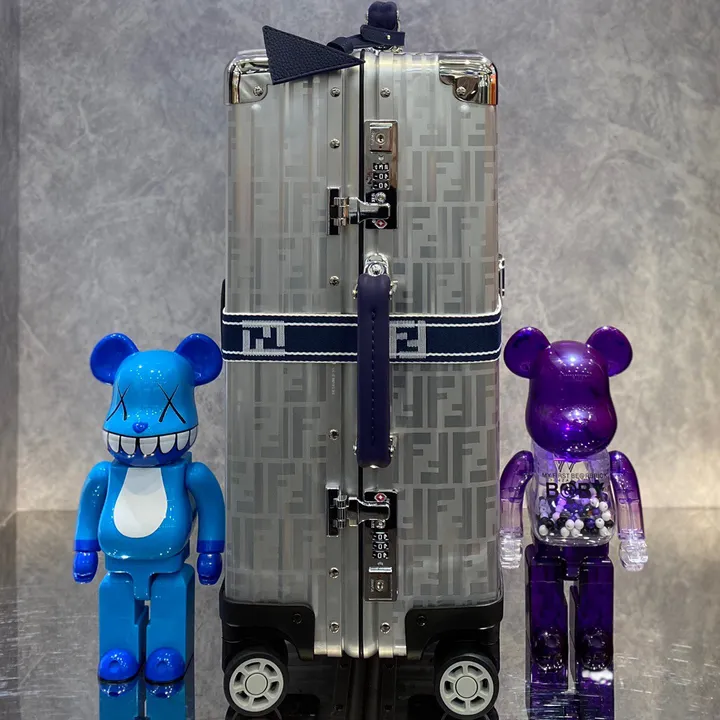 スーパーコピー フェンディ スーツケース