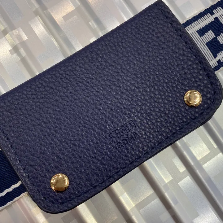 スーパーコピー フェンディ スーツケース