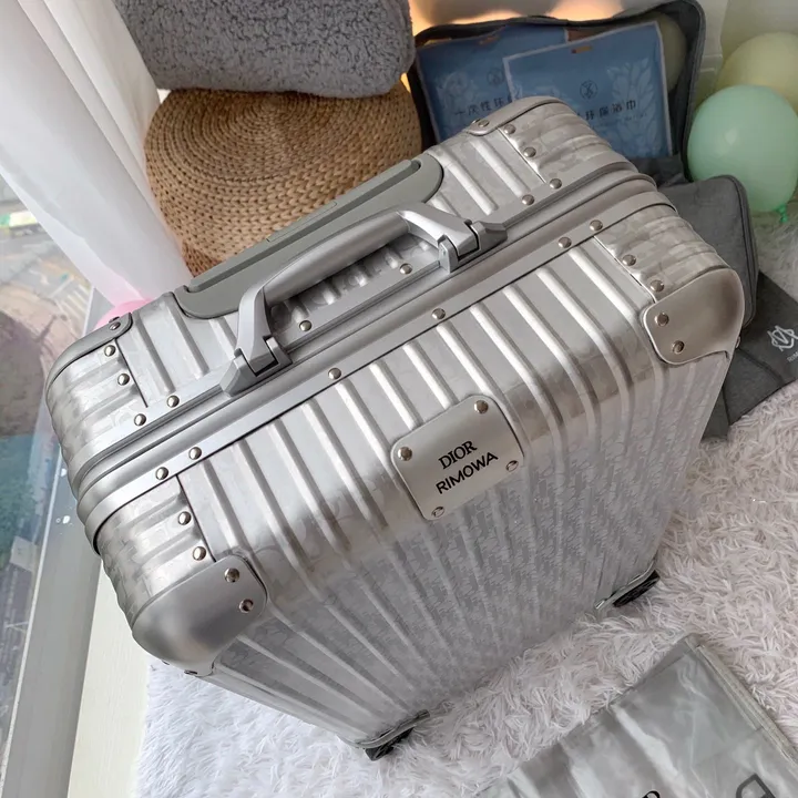 スーパーコピー ディオール スーツケース