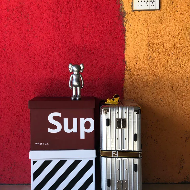 スーパーコピー フェンディ スーツケース