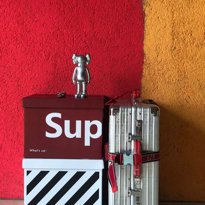 スーパーコピー フェンディ スーツケース