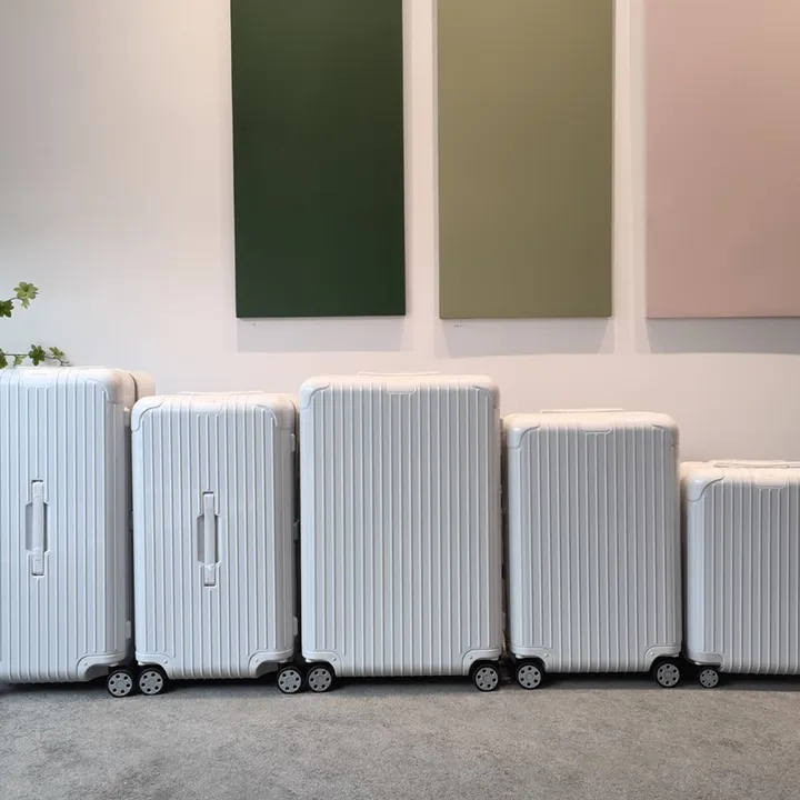 スーパーコピー リモワ スーツケース