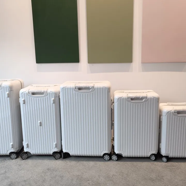 スーパーコピー リモワ スーツケース