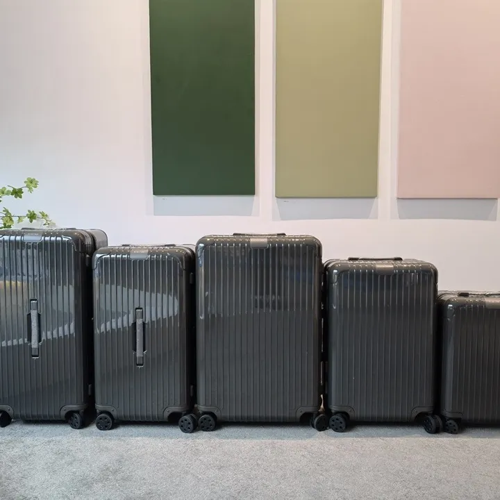 スーパーコピー リモワ スーツケース