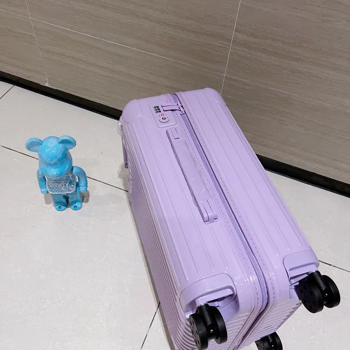 スーパーコピー リモワ スーツケース