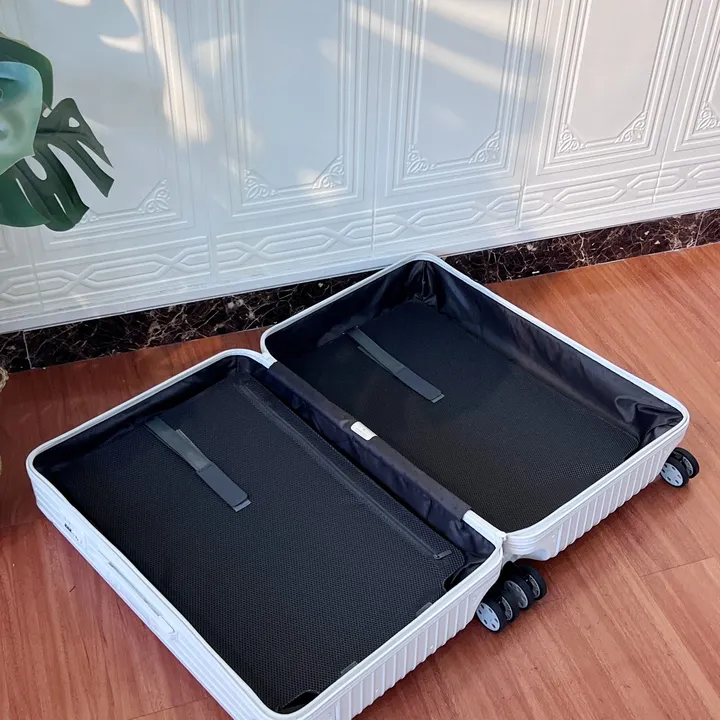 スーパーコピー リモワ スーツケース