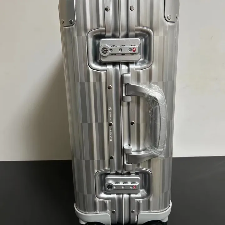 スーパーコピー リモワ スーツケース