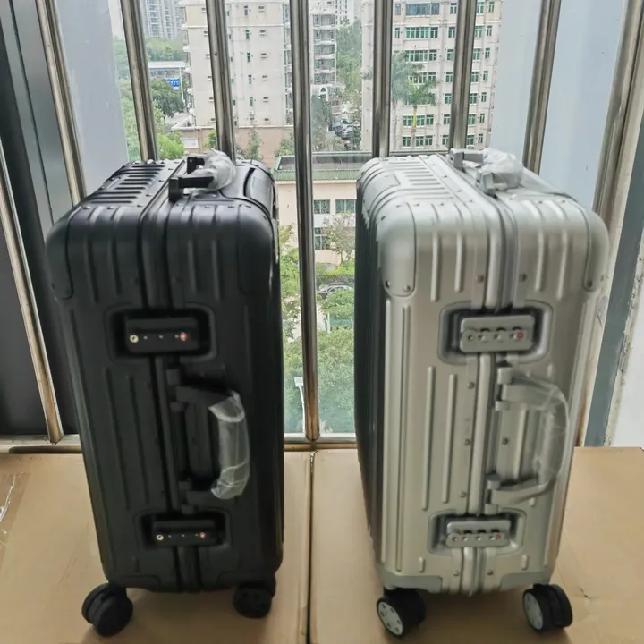 スーパーコピー リモワ スーツケース