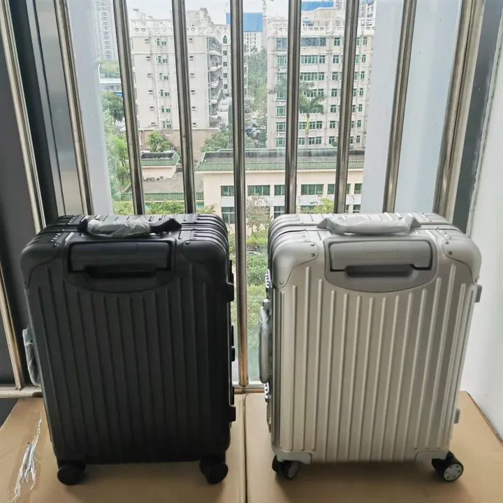 スーパーコピー リモワ スーツケース