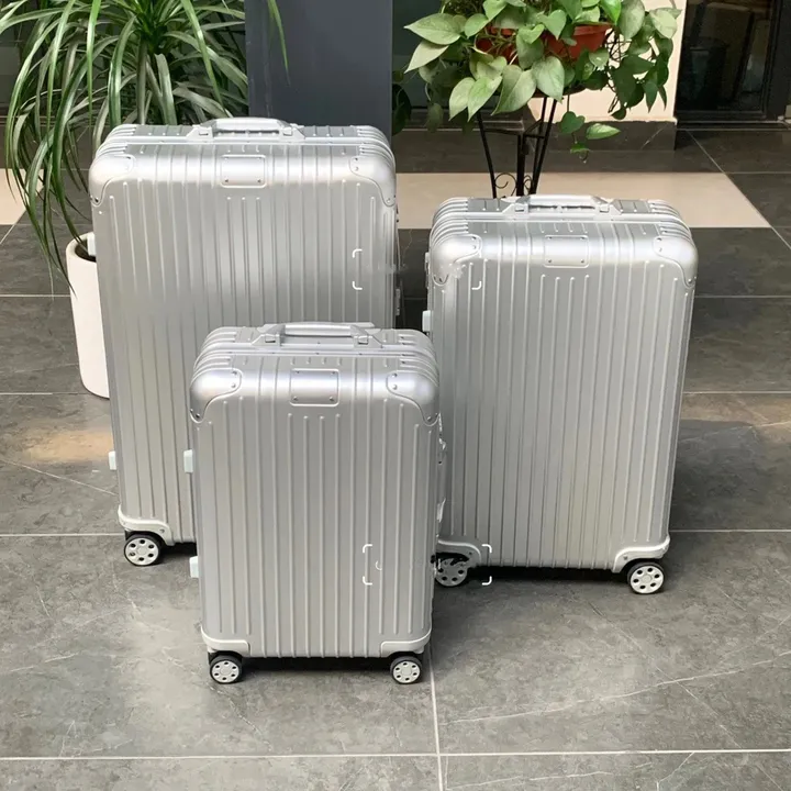 スーパーコピー リモワ スーツケース