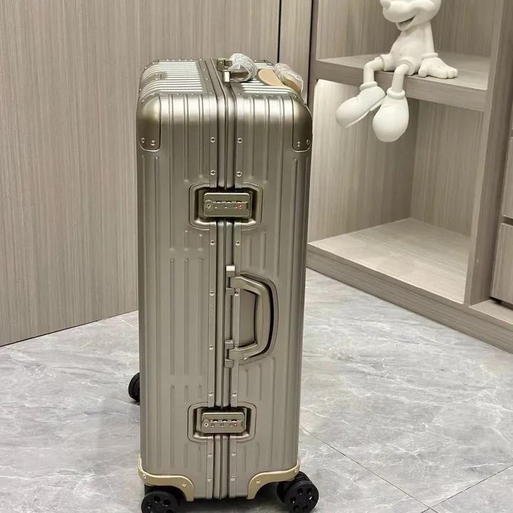 スーパーコピー リモワ スーツケース