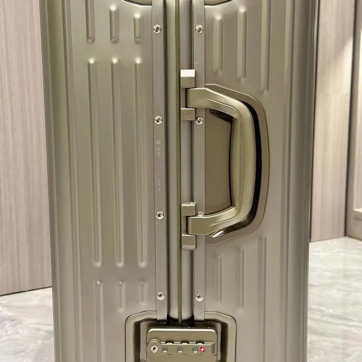 スーパーコピー リモワ スーツケース