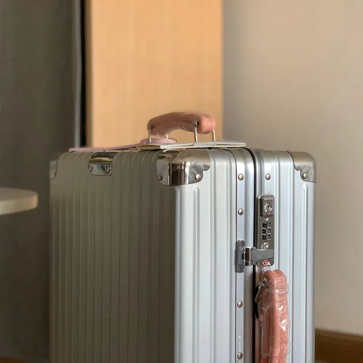 スーパーコピー リモワ スーツケース