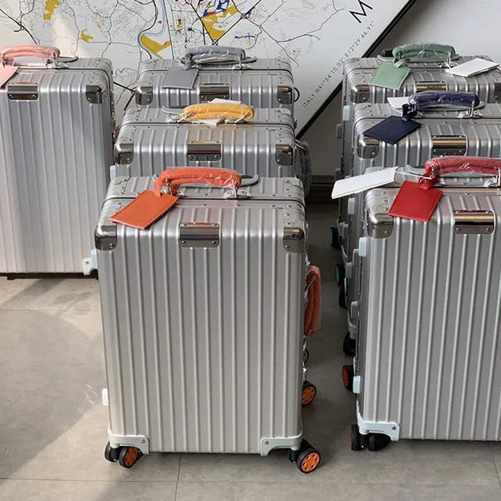 スーパーコピー リモワ スーツケース