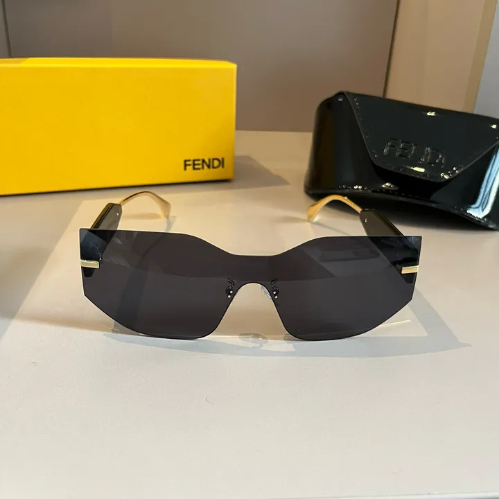 スーパーコピー フェンディ サングラス