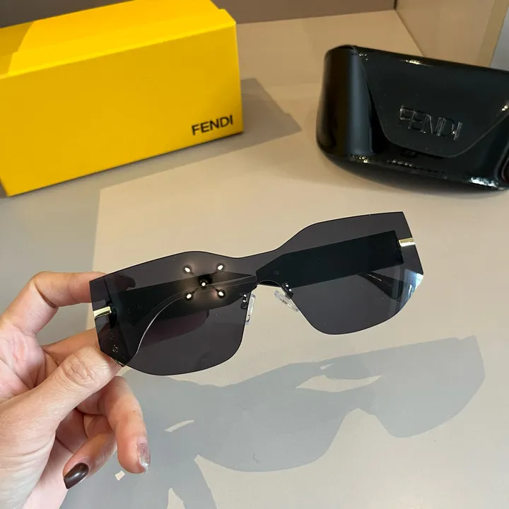 スーパーコピー フェンディ サングラス