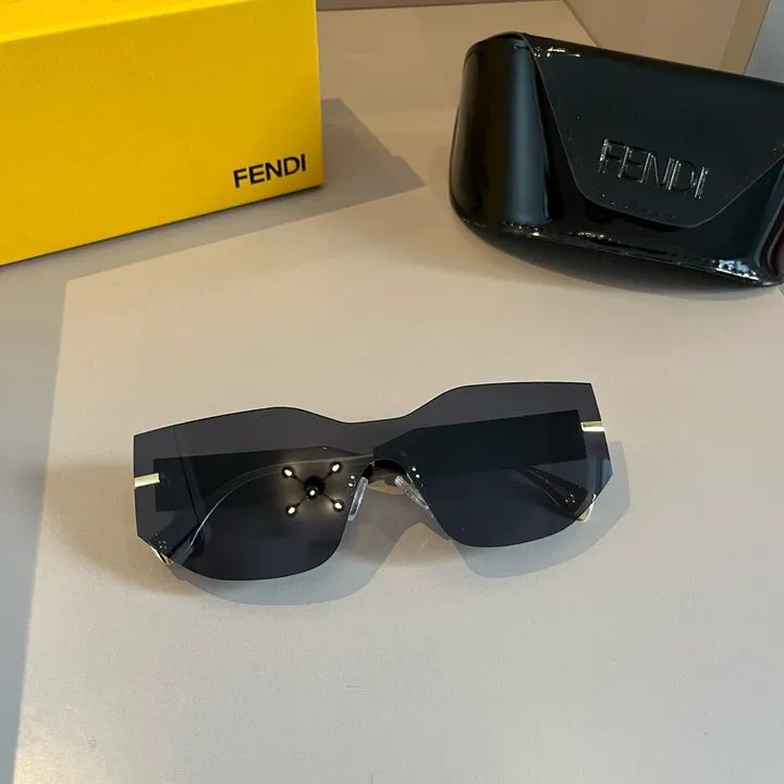 スーパーコピー フェンディ サングラス