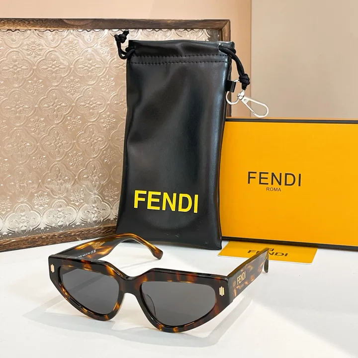 スーパーコピー フェンディ サングラス