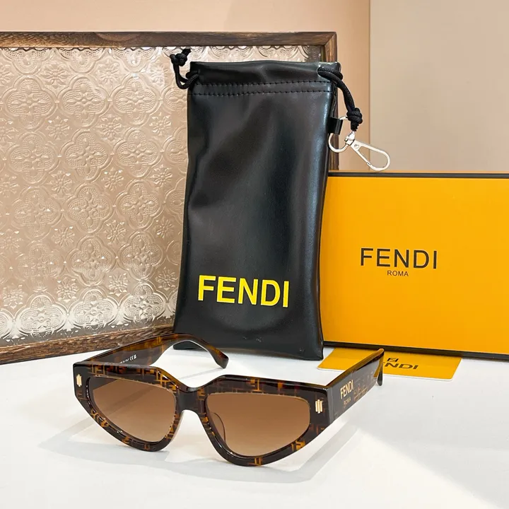 スーパーコピー フェンディ サングラス