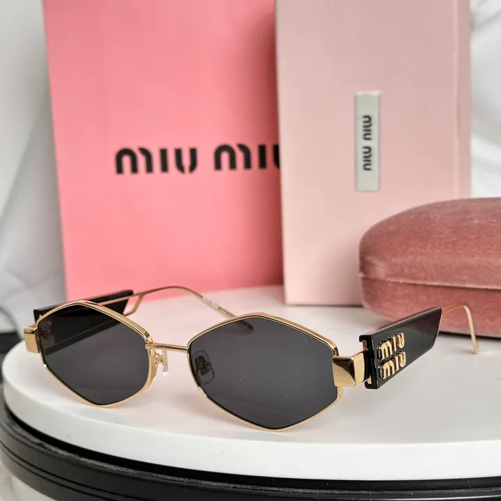 スーパーコピー ミュウミュウ サングラス