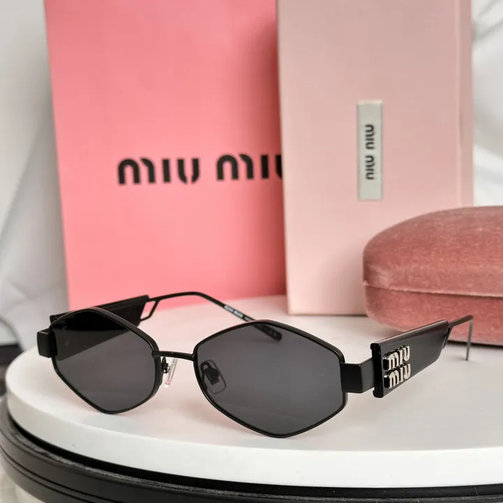 スーパーコピー ミュウミュウ サングラス