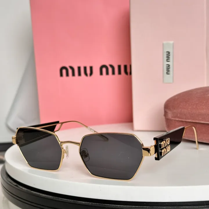 スーパーコピー ミュウミュウ サングラス