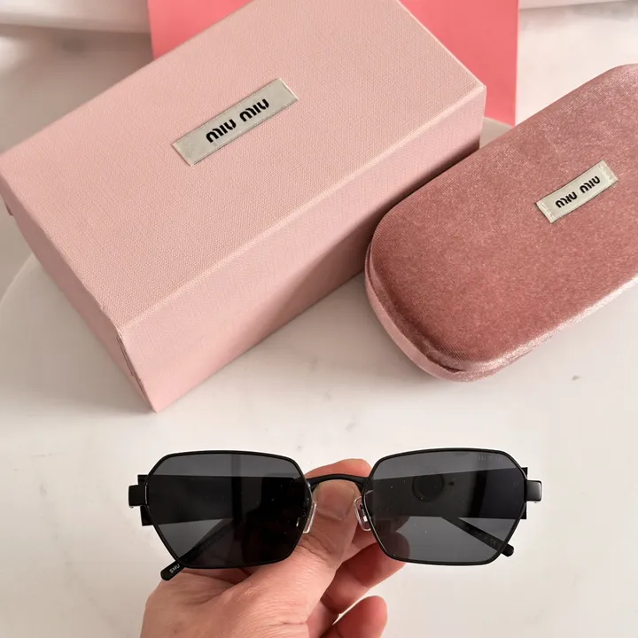 スーパーコピー ミュウミュウ サングラス