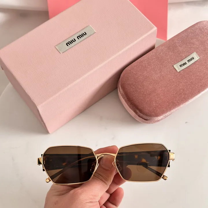 スーパーコピー ミュウミュウ サングラス