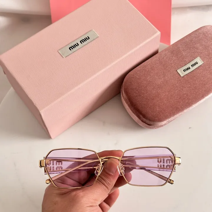 スーパーコピー ミュウミュウ サングラス