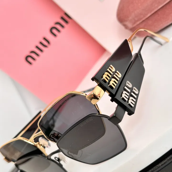 スーパーコピー ミュウミュウ サングラス