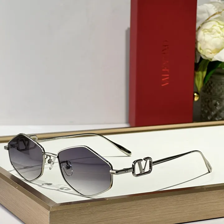 スーパーコピー ヴァレンティノ サングラス