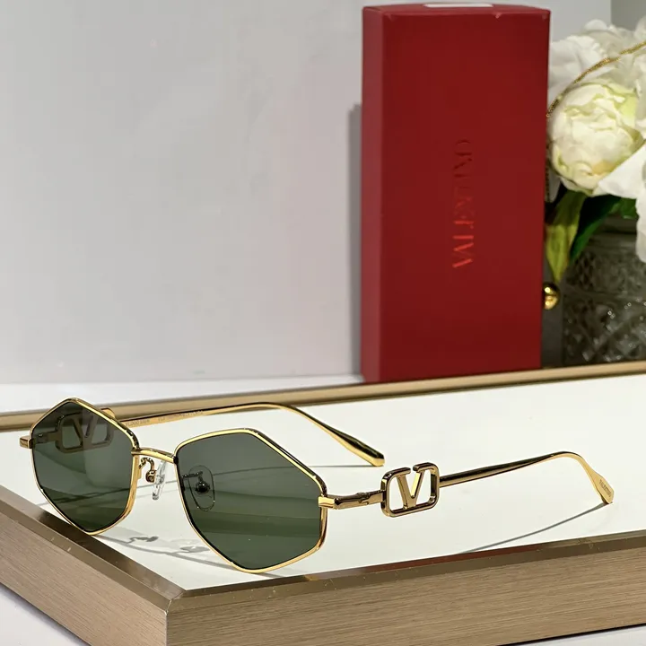スーパーコピー ヴァレンティノ サングラス