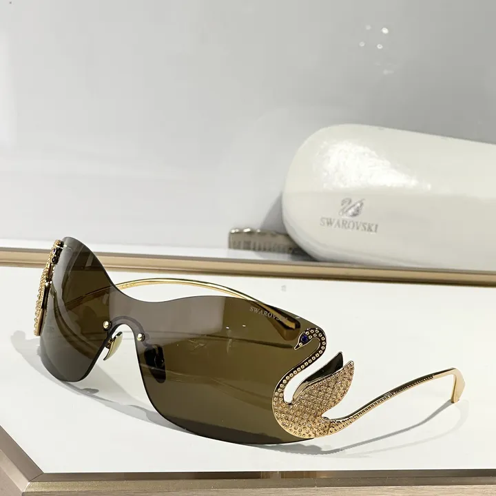スーパーコピー スワロフスキー サングラス