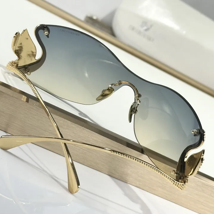 スーパーコピー スワロフスキー サングラス