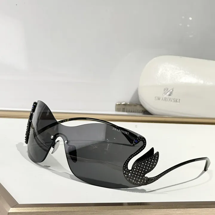 スーパーコピー スワロフスキー サングラス