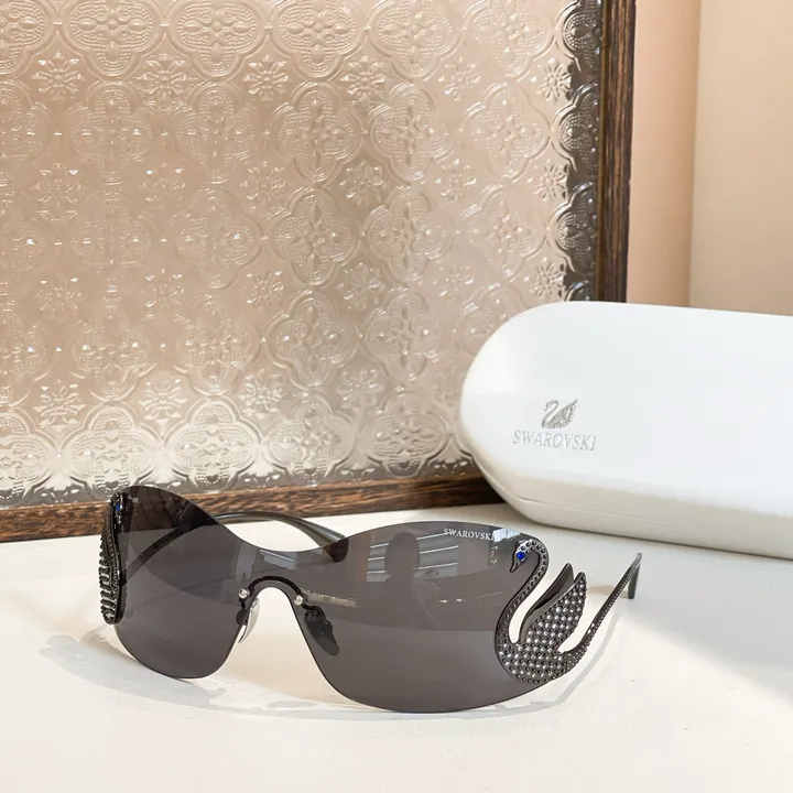 スーパーコピー スワロフスキー サングラス
