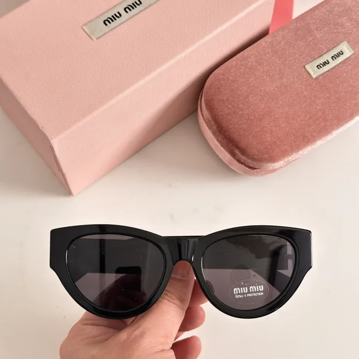 スーパーコピー ミュウミュウ サングラス