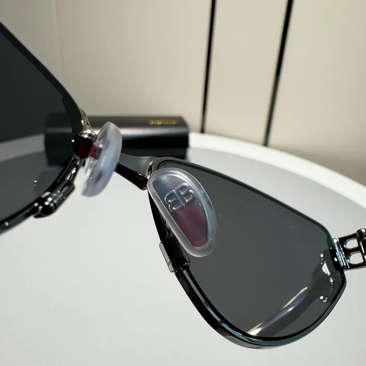 スーパーコピー バレンシアガ サングラス