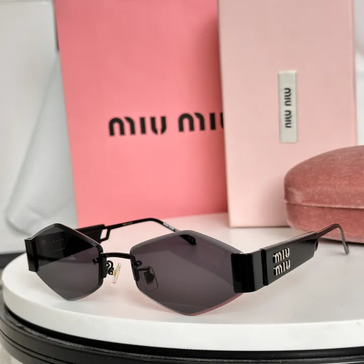 スーパーコピー ミュウミュウ サングラス