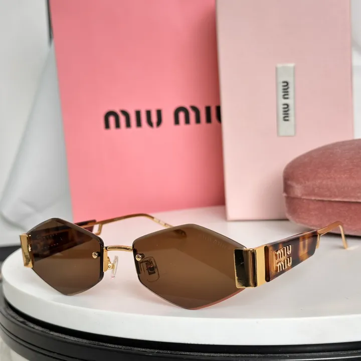 スーパーコピー ミュウミュウ サングラス