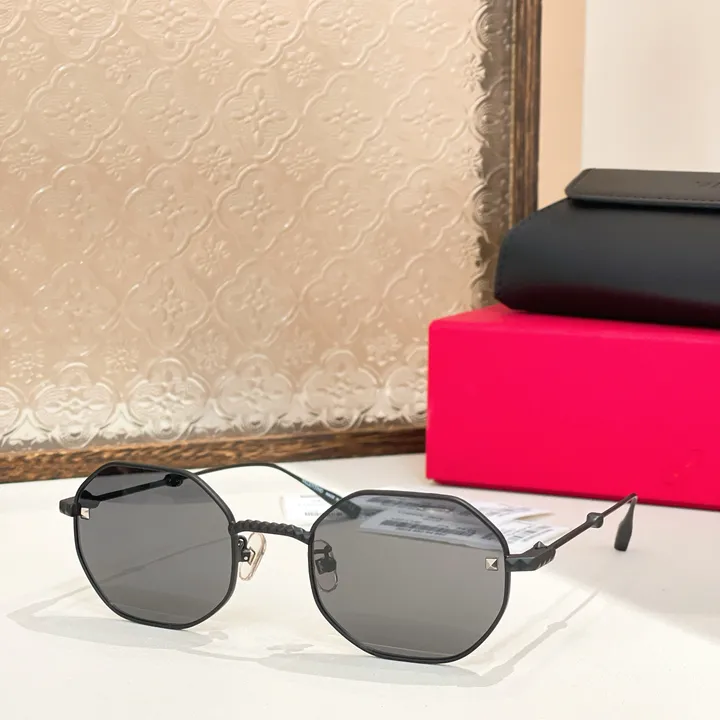 スーパーコピー ヴァレンティノ サングラス