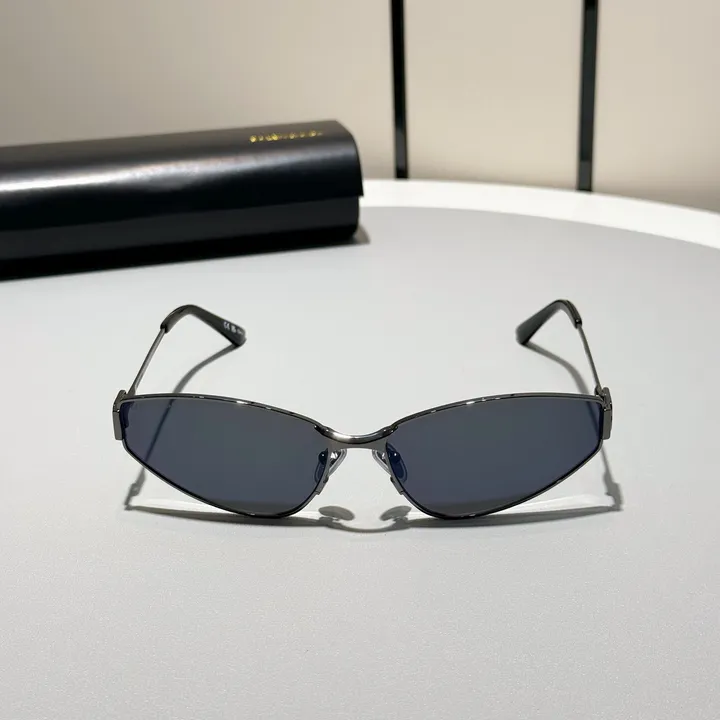 スーパーコピー バレンシアガ サングラス