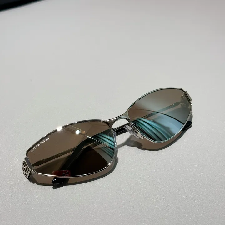 スーパーコピー バレンシアガ サングラス