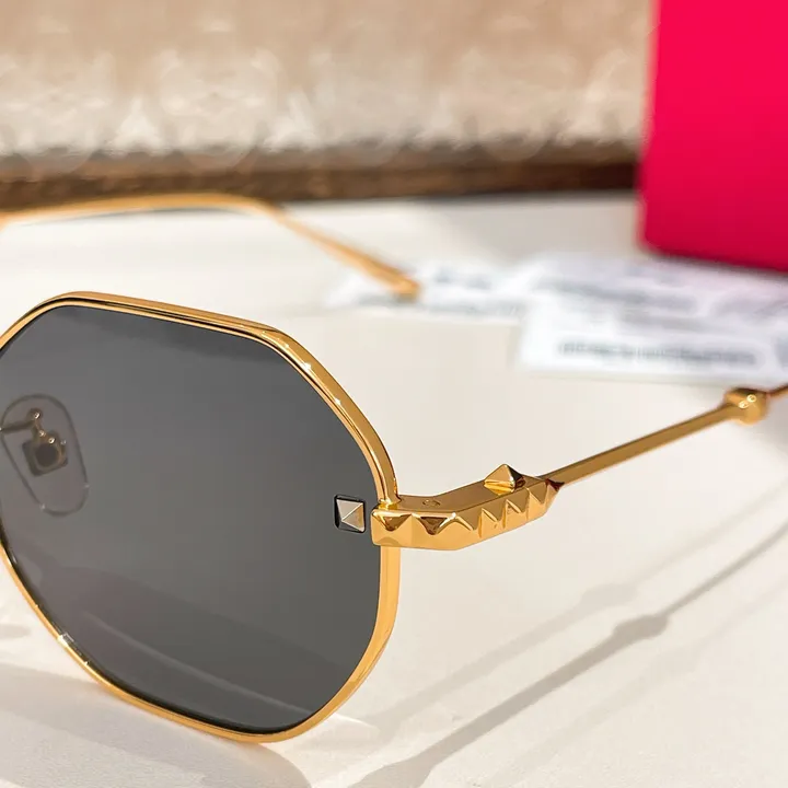 スーパーコピー ヴァレンティノ サングラス